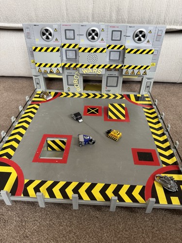 Robot wars battle arena - battle,