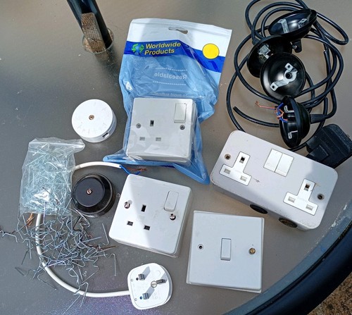 Joblot electrical items - joblot,