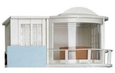 Dolls House Malibu Sun Lounge