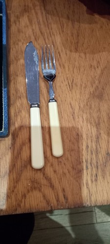 Vintage cased cutlery set - vintage,