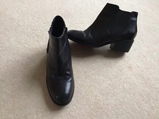 LADIES SIZE 6 MATALAN SOLEFLEX