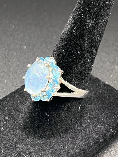 Large blue opal - opal, halo