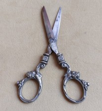 Cherub handled victorian grape - cherub,