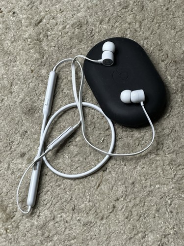 Beats wireless earphones - beats,