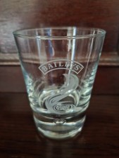 Bailey’s Heavy Bubble Base Glass Tumbler Home Bar Pub Ladies Lair 