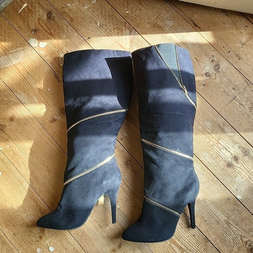 Sexy new look - faux, black