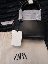 Zara City Bag in black.