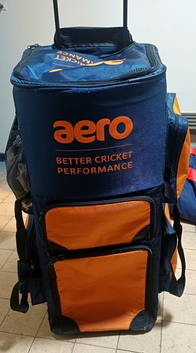 Aero cricket wheelie bag