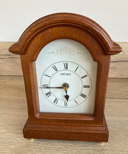 Seiko Wooden Oak Finish Mantle/Shelf Quartz Clock Height 20cm Width 15cm