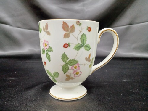 Wedgwood footed mug wild - footed,