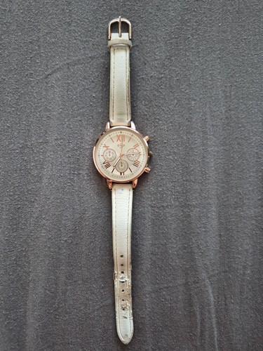 Ladies watch new battery - new,