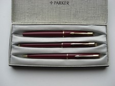VINTAGE PARKER RED WITH GOLD TRIM PEN SET