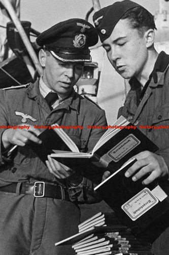 F003634 ww2 german submarine - f003634,