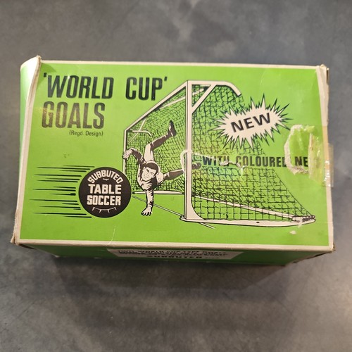 Subbuteo c130 world - c130, goals