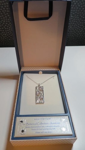 Silver plate floral necklace - -,