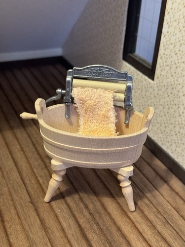Dolls house furniture - dolls, 1/12