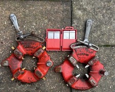 2x RIDGID811A Universal Pipe