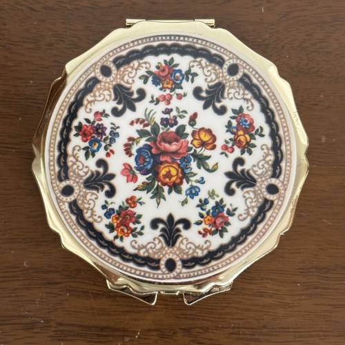 Vintage stratton powder - vintage,