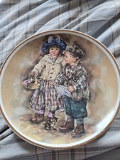 LEONARDO  COLLECTION SLEEPY KITTENS DECORATIVE PLATE BY CHRISTINE HAWORTH