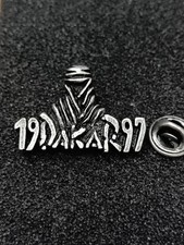 Pin's Pins Pin Enamel 61 Silver Metal 2D 4x4 Rally Logo "Paris DAKAR 1997"