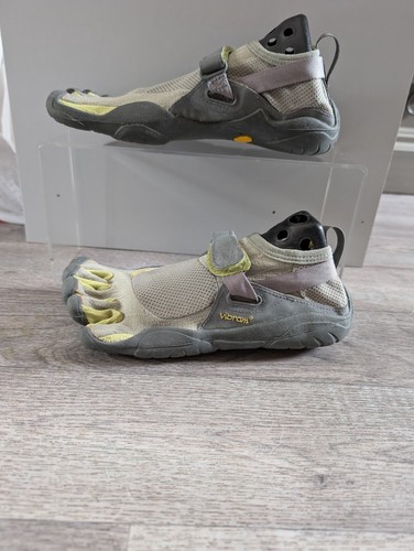 Vibram five fingers - vibram,