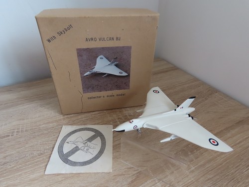 200 scale avro - scale,