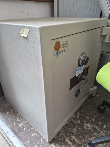 Heavy duty chubb safe - duty,