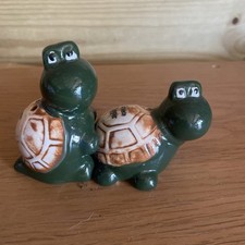 Cute Naughty Novelty Ceramic Tortoises / Turtles Salt and Pepper Shakers Set