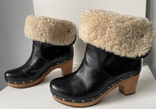 UGG® AUSTRALIA LYNNEA BLACK