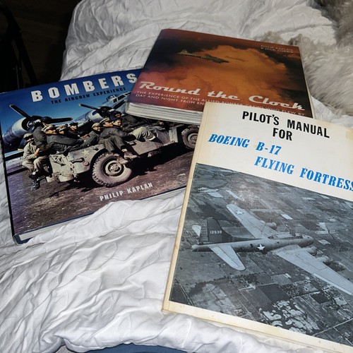 Wwii bomber book - bomber, lot