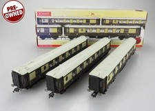OO Gauge Hornby R4196 3x Golden Arrow Pullman Coaches With Lights