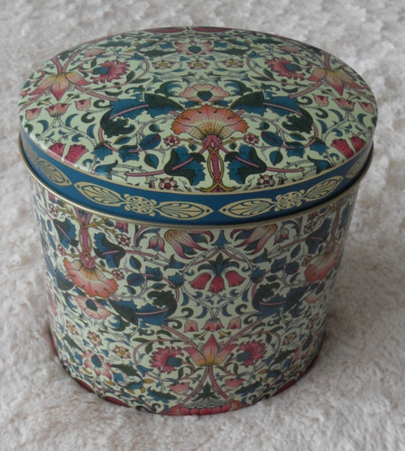 Vintage style oval floral - style,
