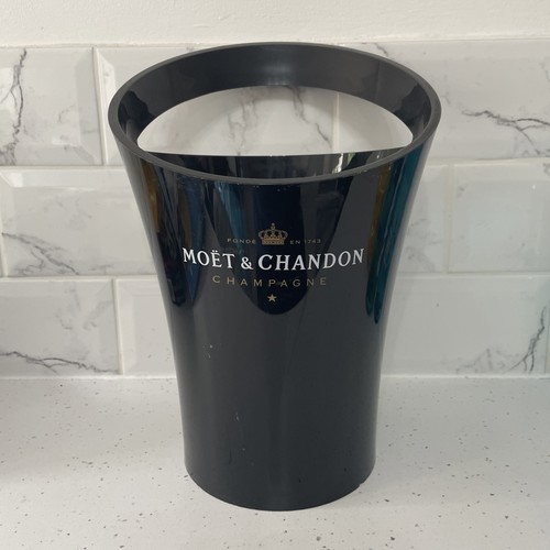 Moet chandon black champagne - &,