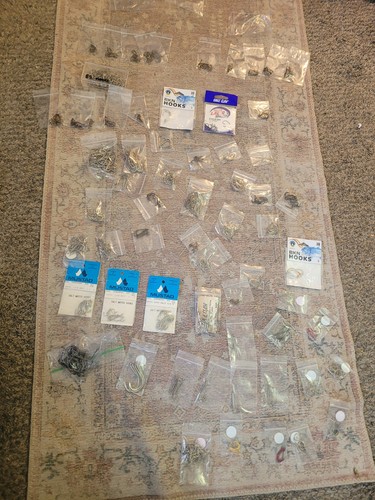 Assorted fishing hooks - hooks, lot