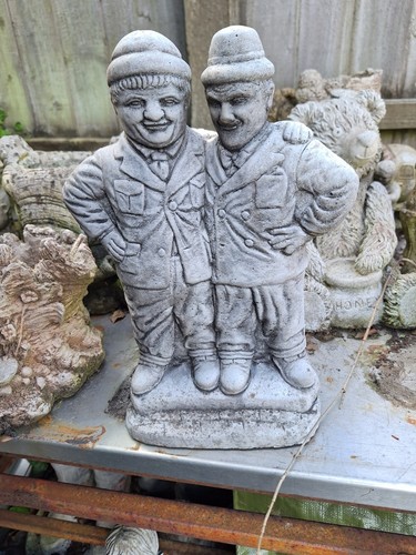 Laurel and hardy concrete - laurel,