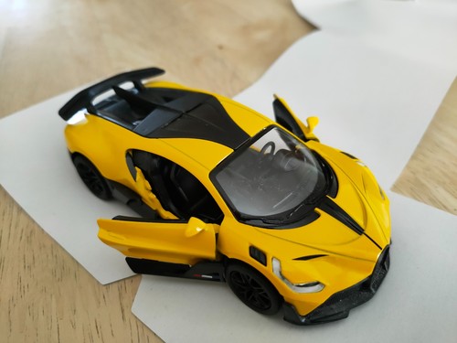 Stunning bright yellow - , bugatti