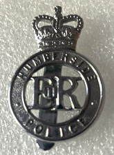 Obsolete Humberside Police - Metal Cap Badge - Queens Crown - By Dowler