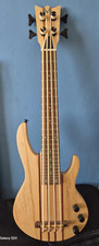 Mahalo Ukelele bass  Standard