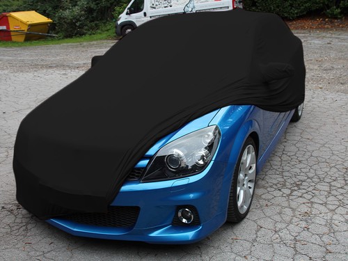 Black cover stretch - ad, with