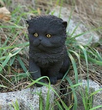 Stone figure Persian cat