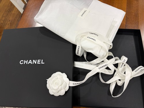 Chanel black square gift - chanel,