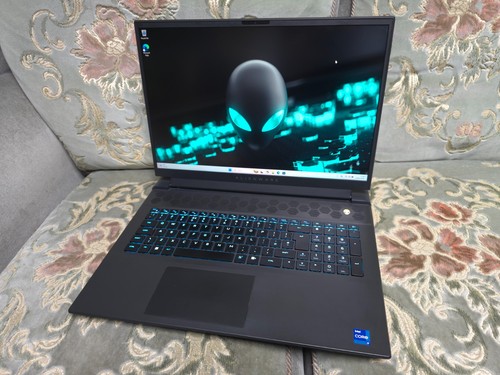 Alienware m18 14650hx - m18, i7