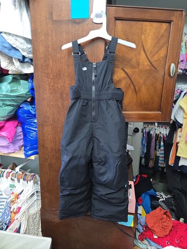 Nwot snow bibs from target - 3t,