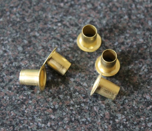 Drum badge fixing - grommet, x