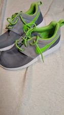 Nike Roshe One Size 5 Grey and