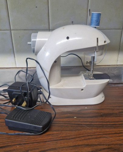 Compact electric hand - , sewing