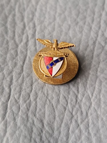 Benfica enamel button hole - enamel,