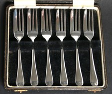 BOXED SET of 6 SOLID SILVER PASTRY FORKS, ARTHUR PRICE BIRMINGHAM 1933, 97g