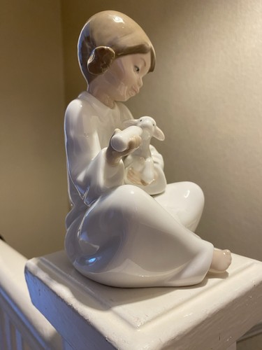 Lladro nao lovely girl - lladro,