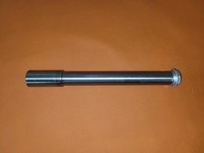 KTM Duke 690 thru axle front